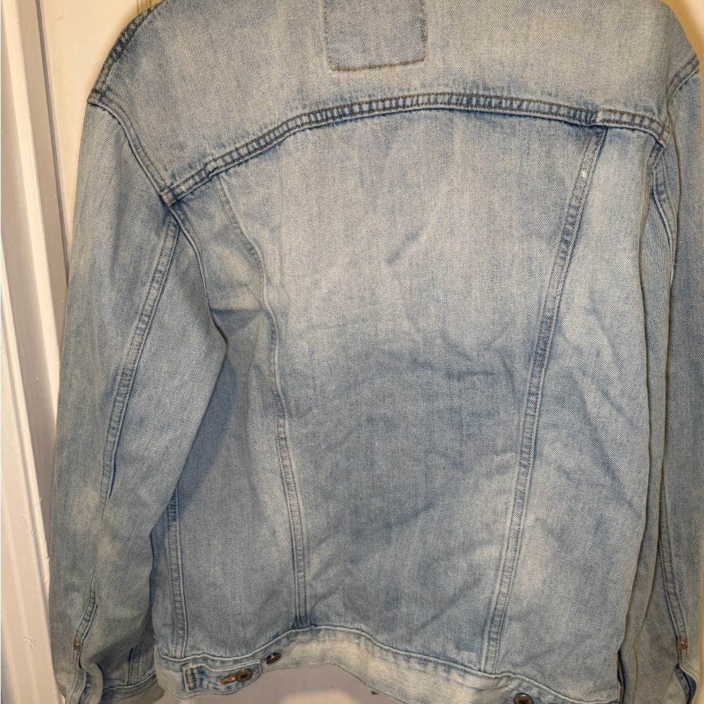 Levi's Classic Light Blue Jean Jacket - Picture 7 of 8